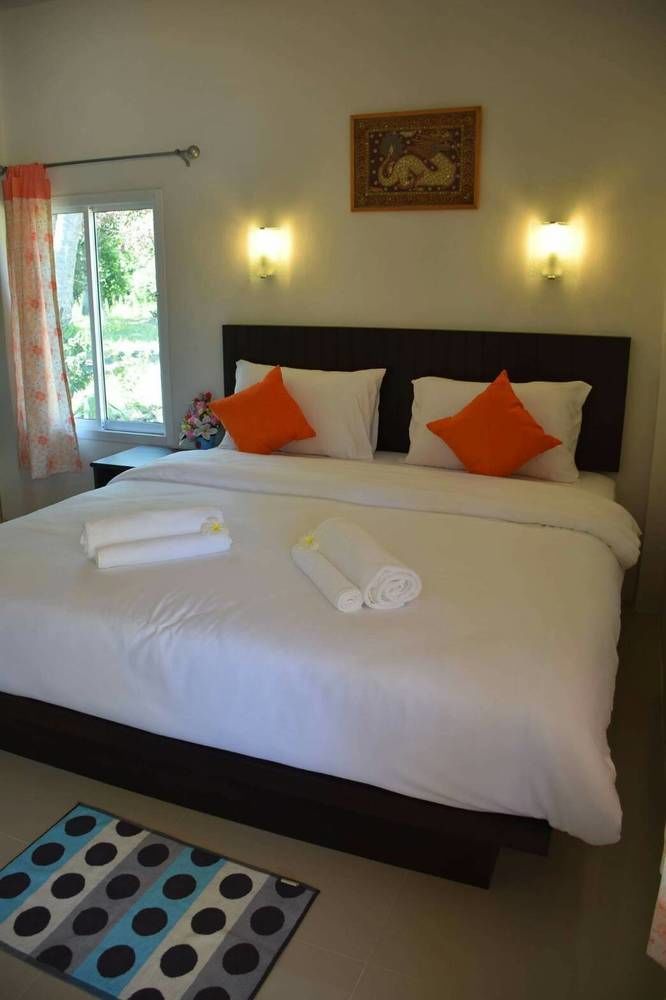 Baan Longhaad Hostel Koh Lanta Exterior photo
